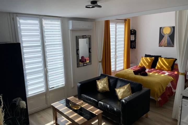 Location de vacances pour 2 personnes, avec balcon à Hyeres