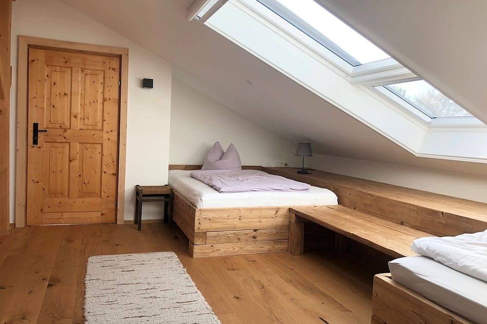 Ferienhaus, 3 Schlafzimmer, mit Garten, Seeblick, bis 6 Personen, 135 qm in Tachinger See, Waging am See