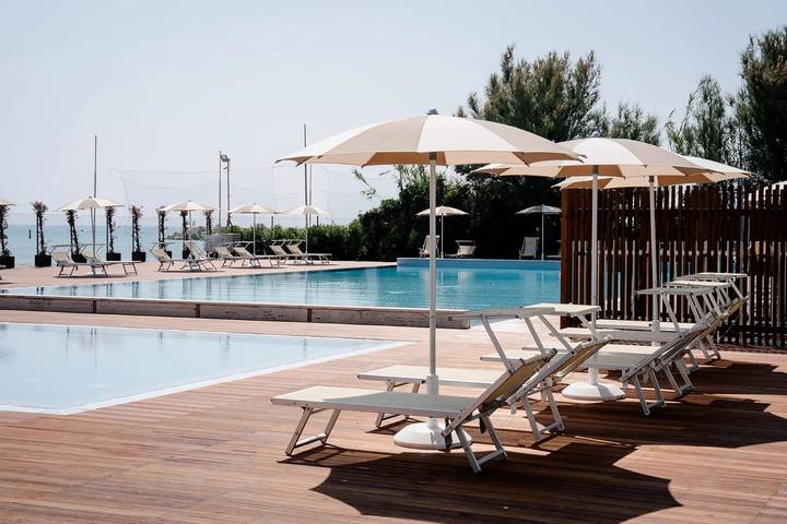Camping für 3 Personen, mit Terrasse in Marche - 3