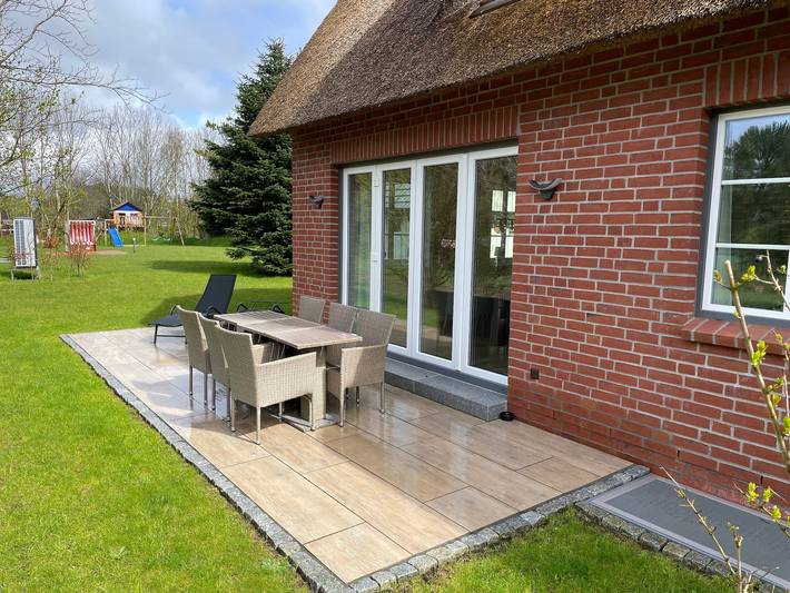 Ferienhaus für 6 Personen, mit Terrasse und Garten in Nebel - 3