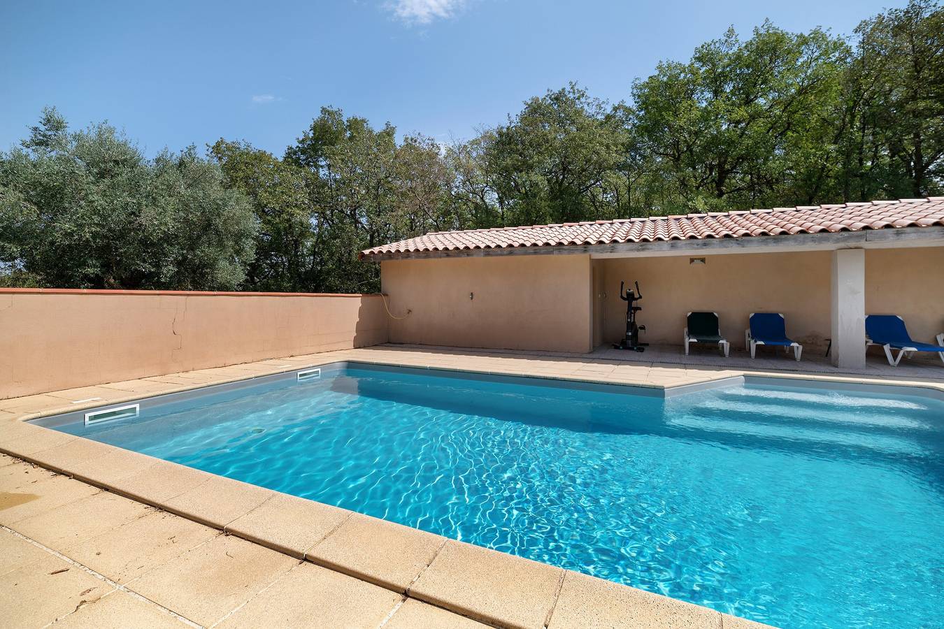 Holiday Home with Private Pool, Terrace, Stunning View, and Wi-Fi in Sainte-Camelle, Carcassonne Området
