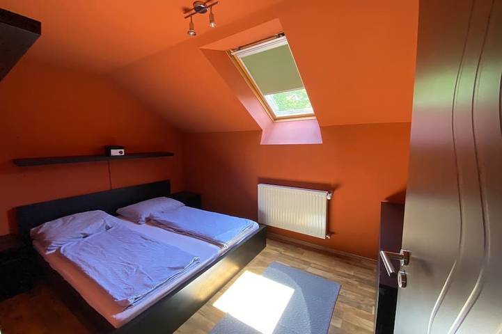Ferienhaus zu vermieten für 8+2 Gäste mit Außenpool und Klimaanlage in Balatonfűzfő, Plattensee nordufer