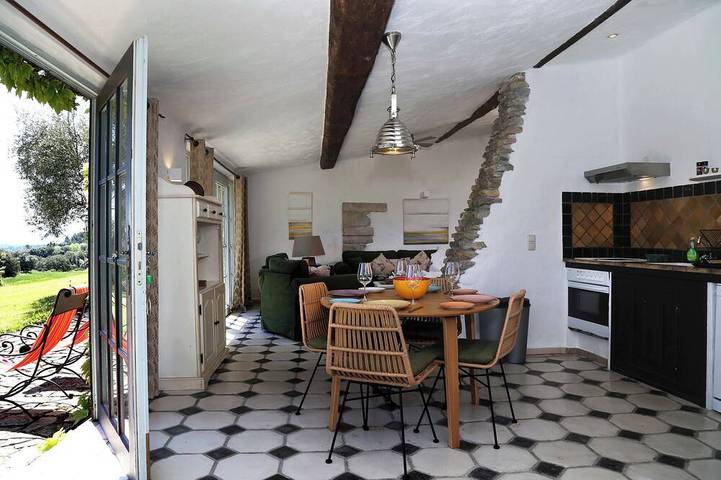 Location de vacances pour 4 personnes, avec terrasse et jardin à Villarzel-Cabardès