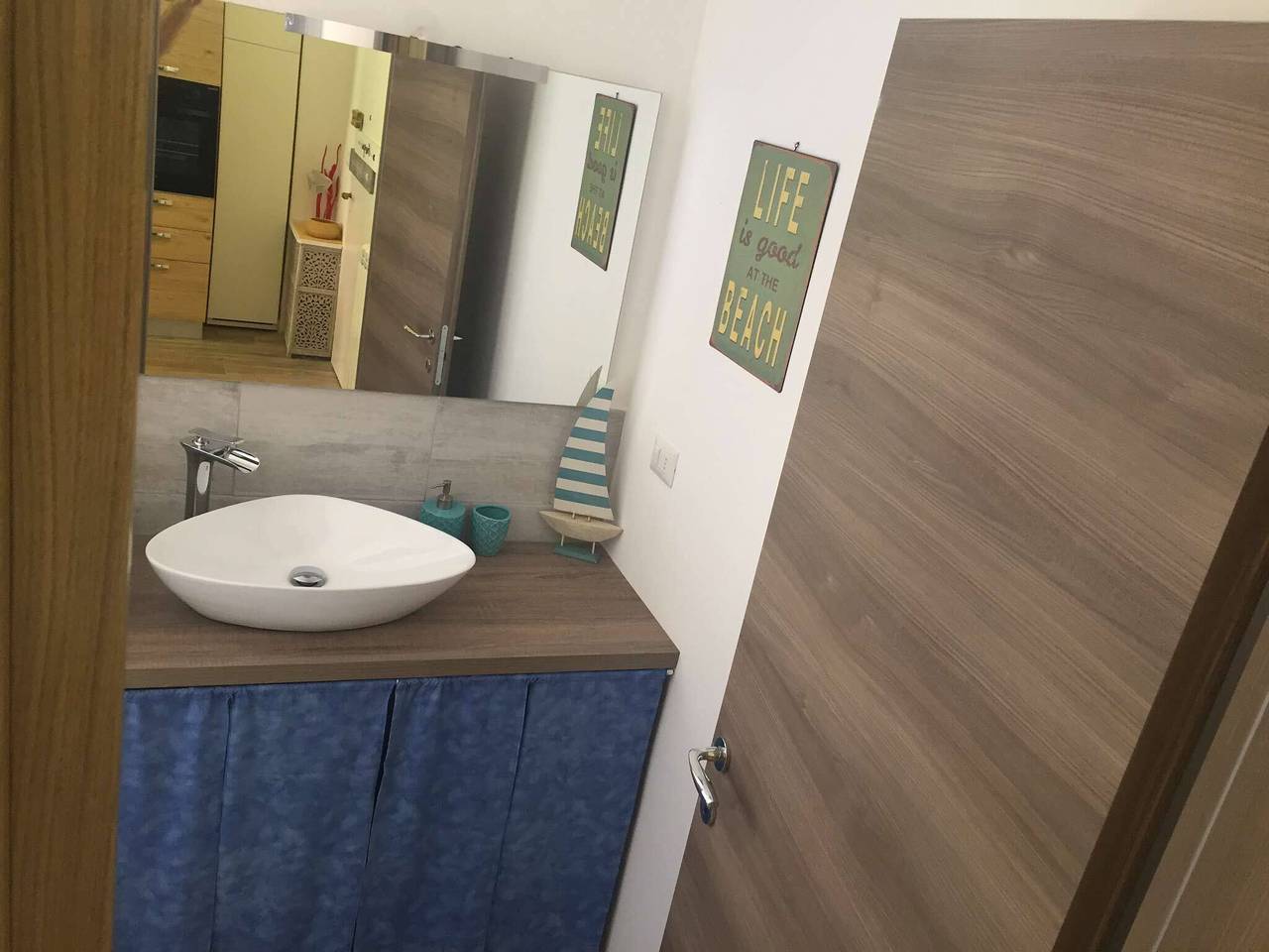 Ganze Ferienwohnung, Prelo Beach Apartment - WiFi, Kühlschrank, Backofen, Doppelbett in Rapallo, Ligurische Küste