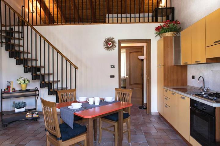 Location de vacances pour 4 personnes, avec Balcon ainsi que Terrasse et Vue à Comune di Saint-Marcel