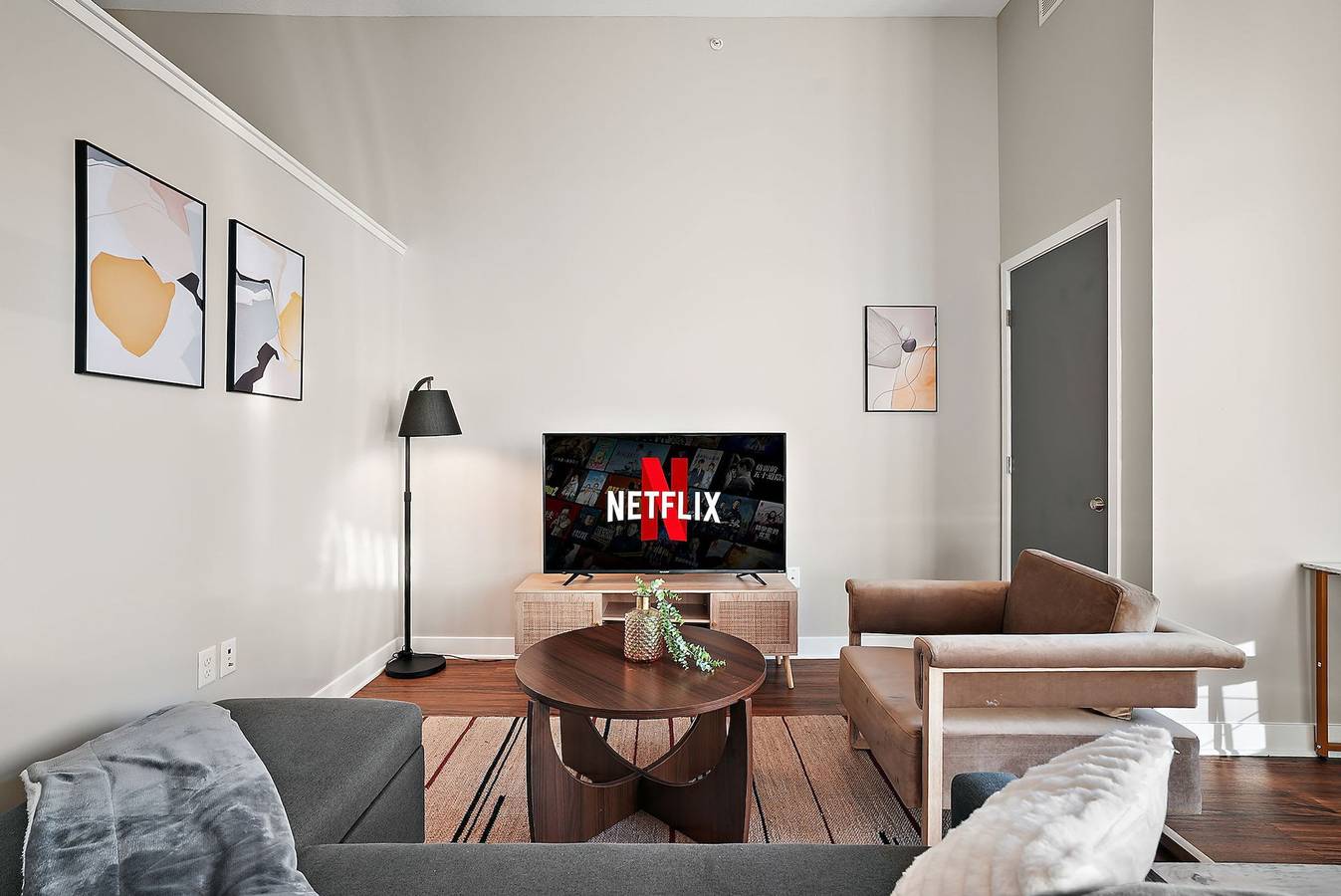 Entire apartment, Cozysuites in Marquee 1Br King with pool gym in Minneapolis, Twin Cities