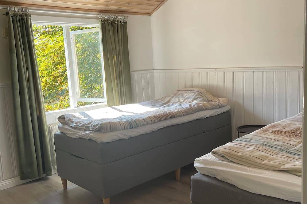 Large charming house with calm and green surroundings in Södertälje, Schwedische Ostsee