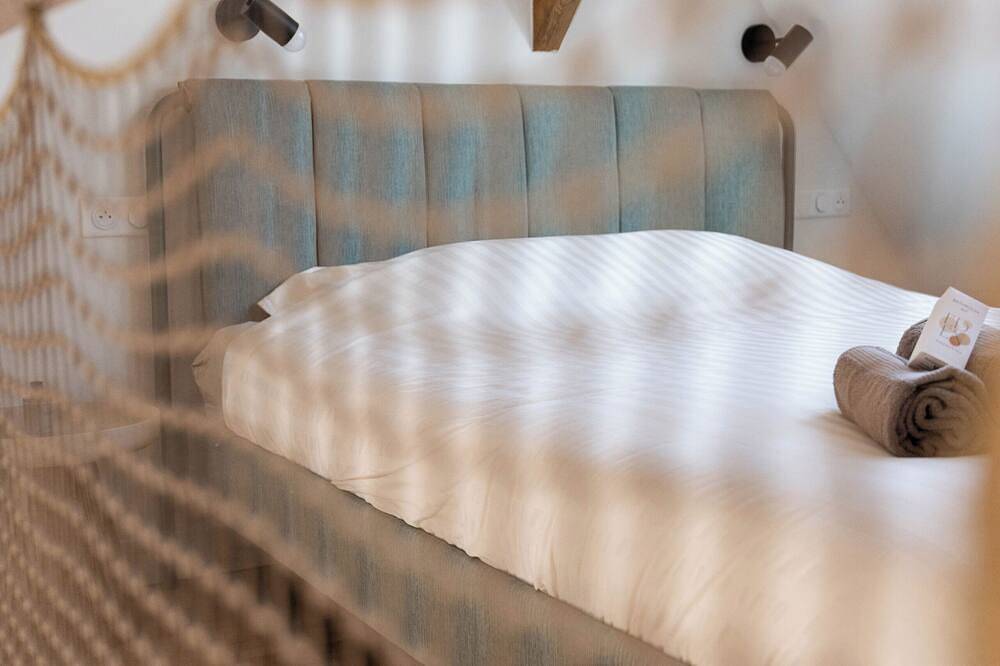Ganze Wohnung, L'atelier du coq gaulois: modern, cozy loft in the city center. in Saintes, Saintes und Umgebung