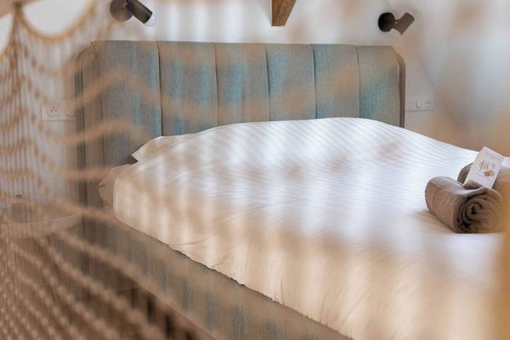 Ganze Wohnung, L'atelier du coq gaulois: modern, cozy loft in the city center. in Saintes, Saintes und Umgebung