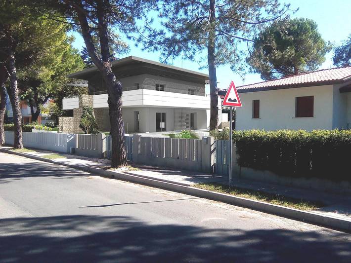 Appartement entier, Appartement 'Teresa' avec piscine commune, terrasse privée et climatisation in Bibione, San Michele al Tagliamento