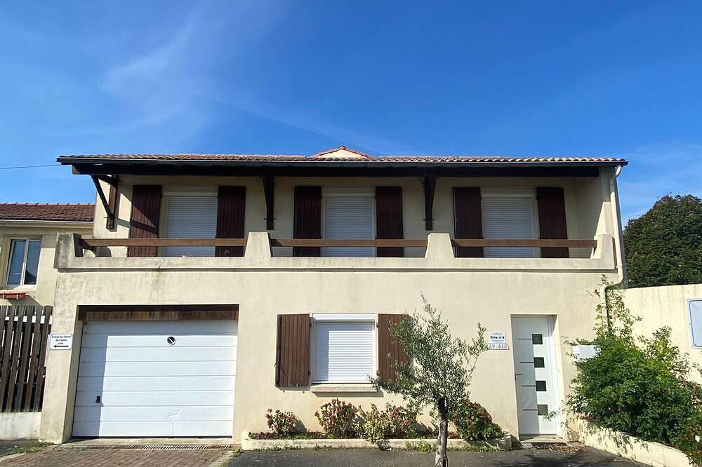 Maison 12 personnes à proximité du Puy du Fou avec jardin et piscine in Cerizay, Deux-Sèvres