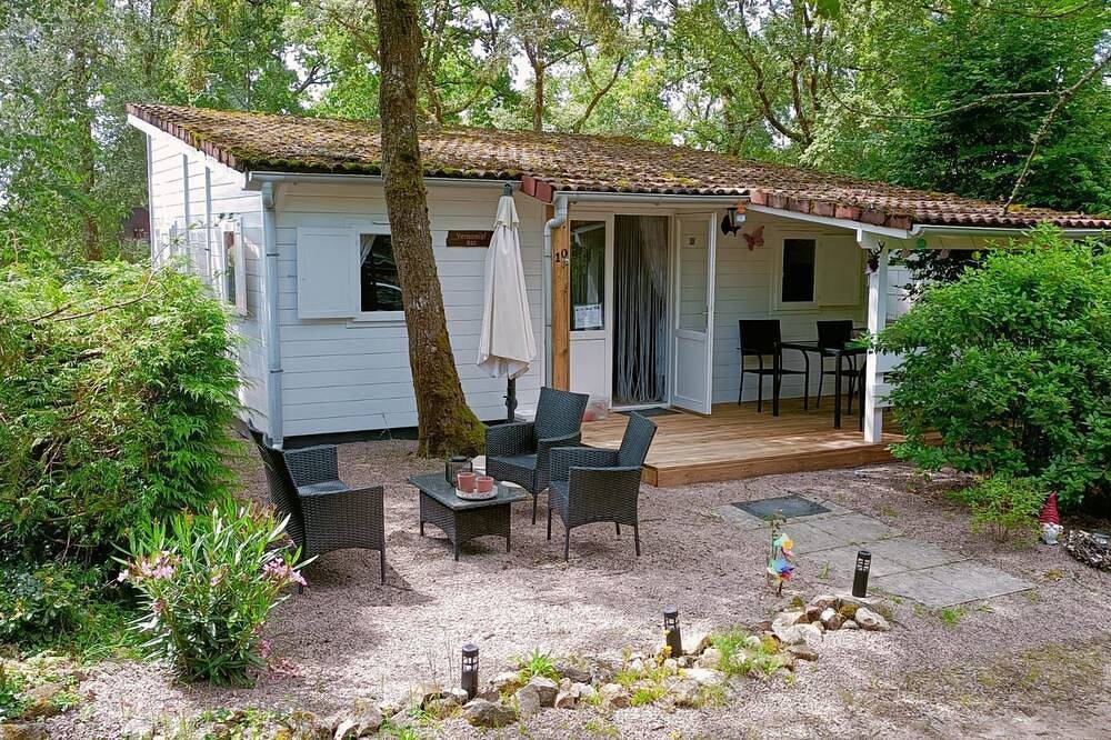 Chalet B10 Yemanisi in der Dordogne in Champs-Romain, Regionaler Naturpark Périgord-Limousin