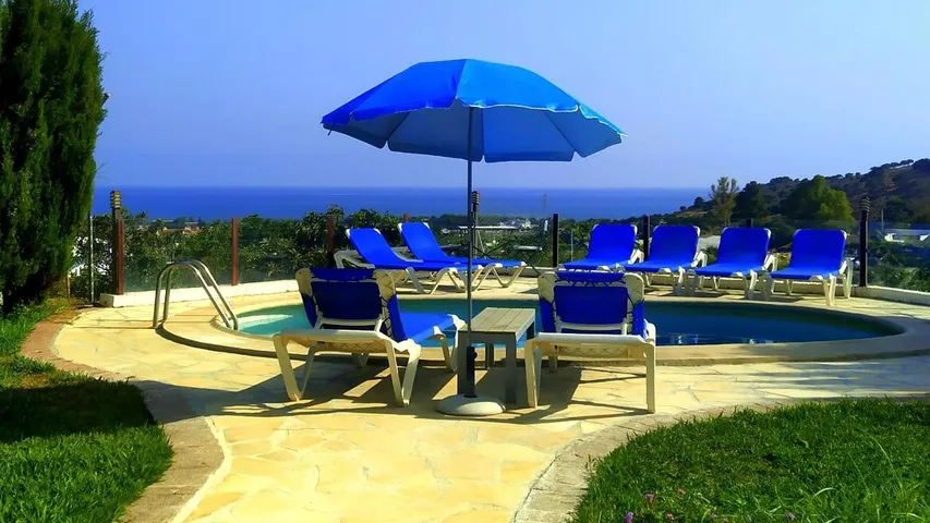 Casa de vacaciones para 10 personas, con jardín además de piscina y vistas - 1