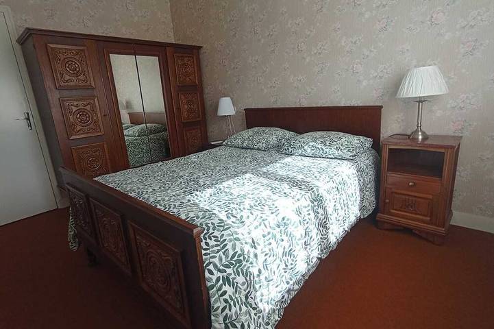 Location de vacances pour 6 personnes, avec Balcon et Jardin à Compreignac - 4