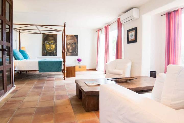 7 Schlaf- u. 6 Badezimmer – Luxusvilla m. eigenem Pool u. bestem Meerblick in Sant Joan de Labritja, Ibiza Norden