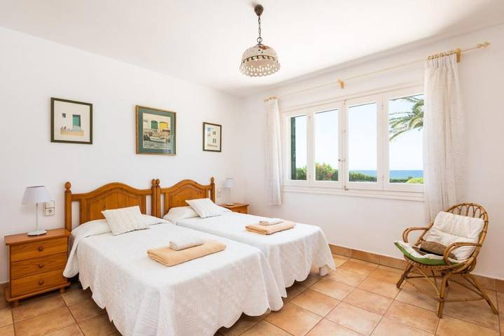 Location de vacances pour 8 personnes, avec terrasse ainsi que piscine et vue à Es Migjorn Gran - 3