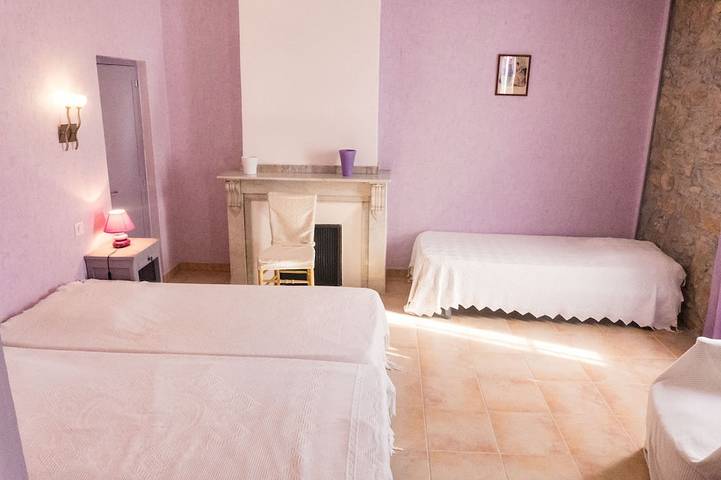 Gîte pour 5 personnes, avec piscine ainsi que jardin et terrasse à Montbrun-des-Corbières - 3