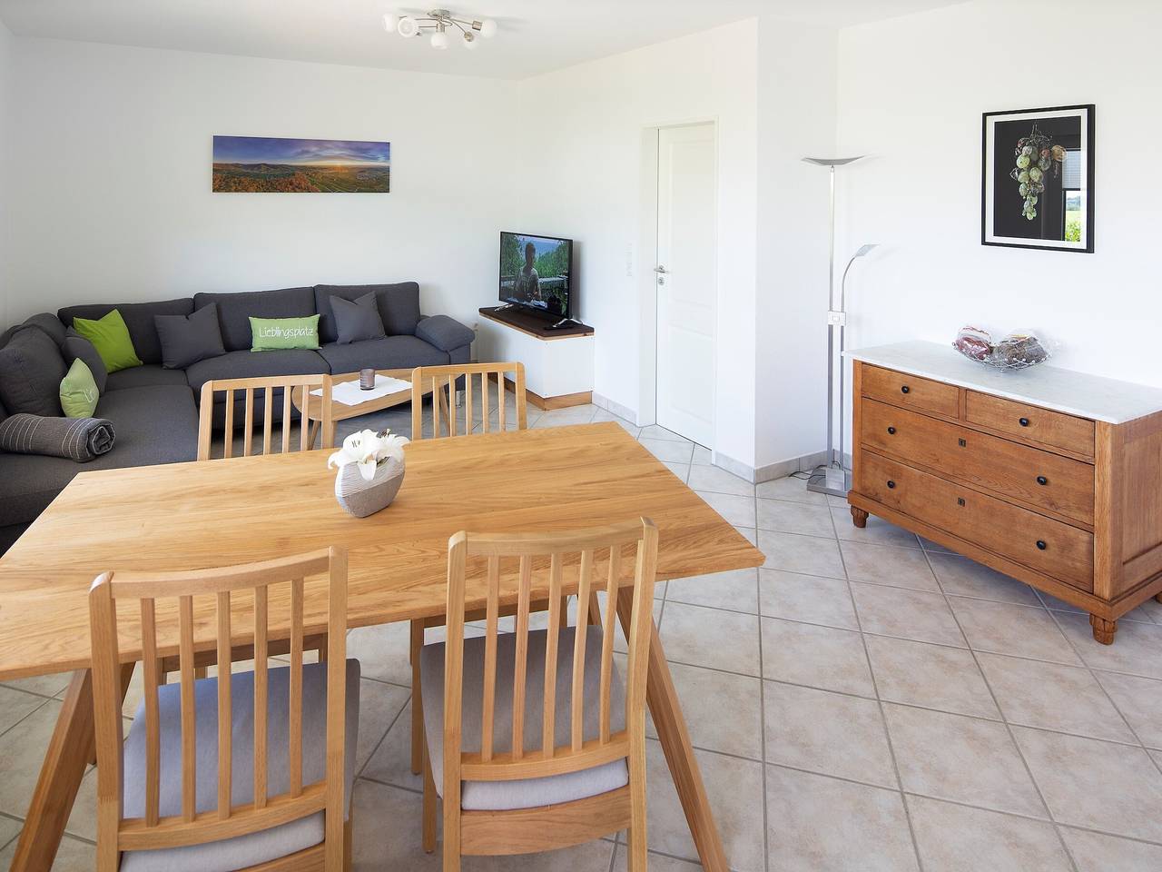 Appartamento intero, Appartamento 'Mit 65qm' con terrazza privata, giardino privato e Wi-Fi in Oberrotweil, Vogtsburg im Kaiserstuhl