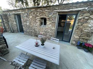 Gîte pour 4 personnes, avec piscine et jardin à Rogliano