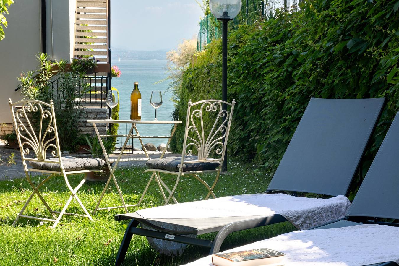 Ganze Wohnung, Ferienwohnung "Garden Vill" mit Garten, Terrasse und Wlan in San Benedetto (Peschiera del Garda), Peschiera del Garda