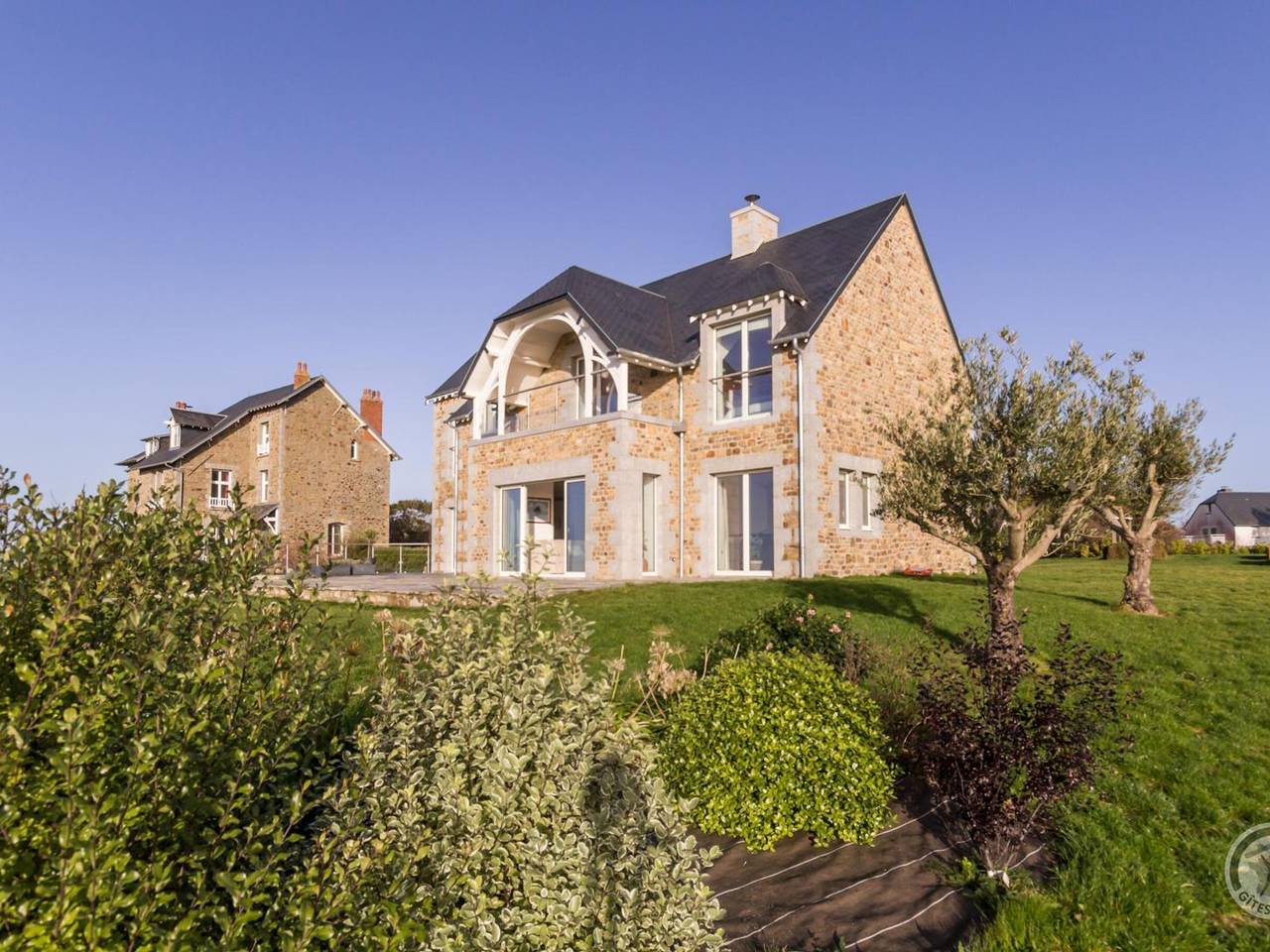 Luxury Villa in Carolles, sea view, 4 bedrooms in Carolles, Côte de la Déroute