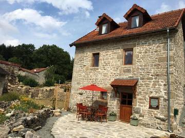 Gîte pour 6 personnes, avec jardin et vue à Royère-de-Vassivière
