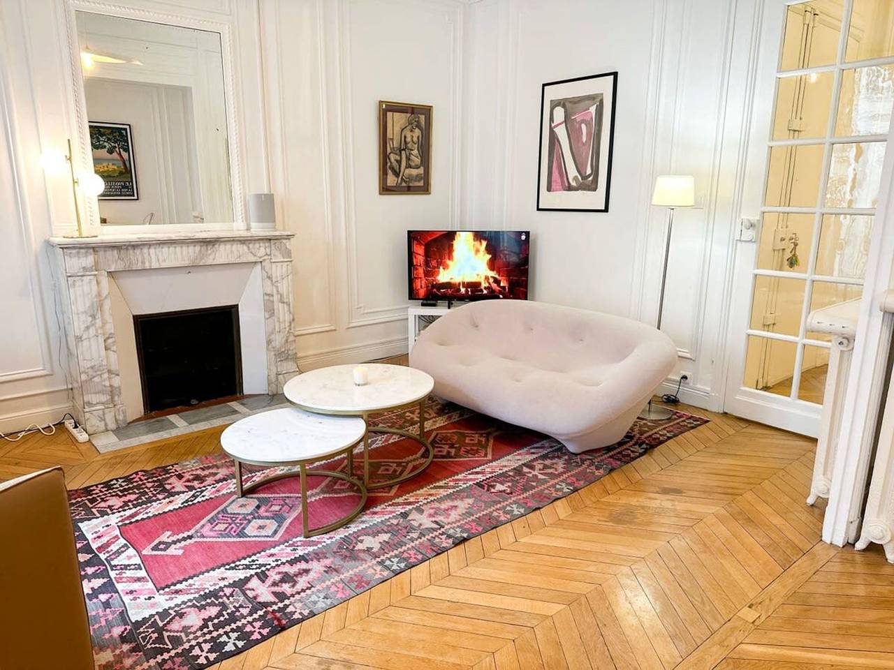 Entire apartment, Chic Grenelle 3 Bedroom Apartment in Paris in Eiffel Tower, Paris
