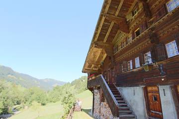 Cottage pour 4 personnes, avec balcon et jardin, animaux acceptés à Château-d' Œx