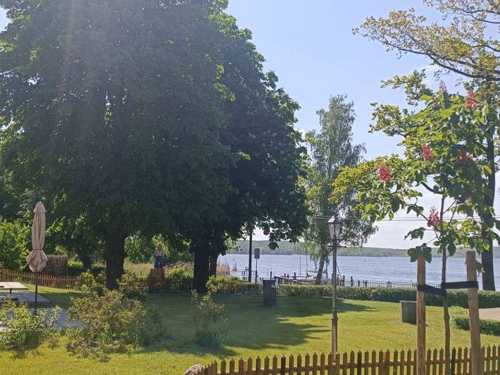 Ferienwohnung für 4 Personen, mit Terrasse und Garten sowie Seeblick in Beelitz - 2