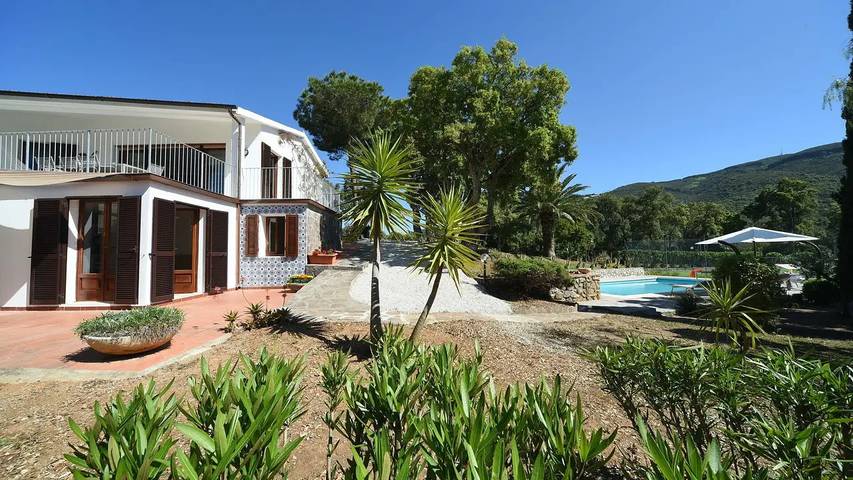 Ferienhaus für 9 Personen, mit Terrasse und Pool sowie Garten auf Elba - 2
