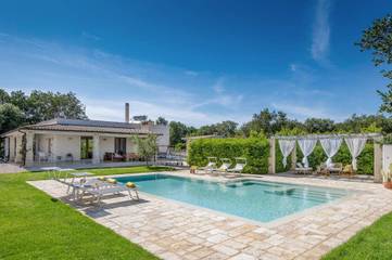 Location de vacances pour 6 personnes, avec jardin à Carovigno