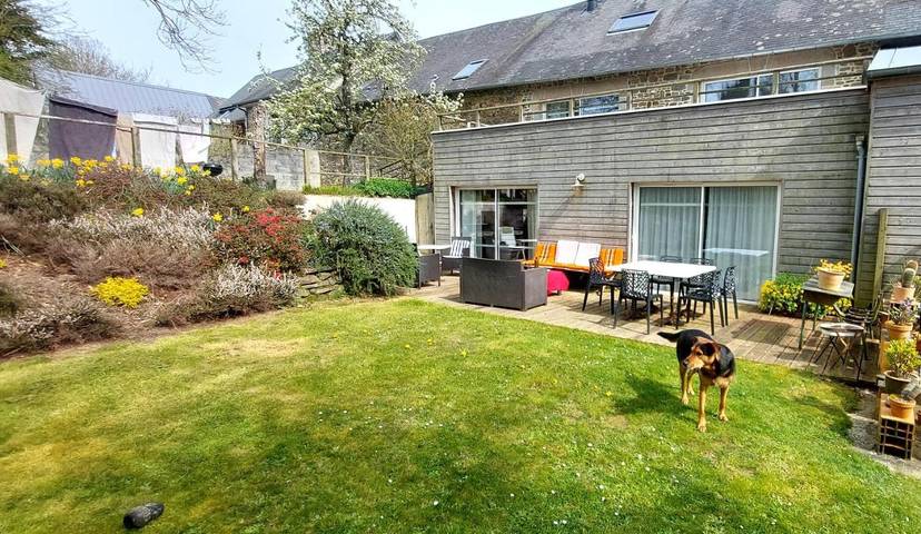 Gîte pour 8 personnes, avec jardin, adapté aux familles à Dragey-Ronthon - 2