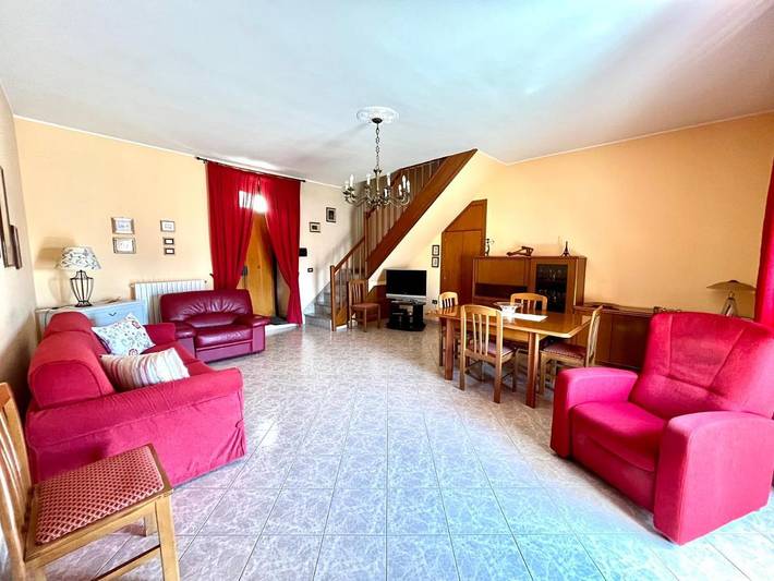 Location de vacances pour 7 personnes, avec vue et balcon à Grassano