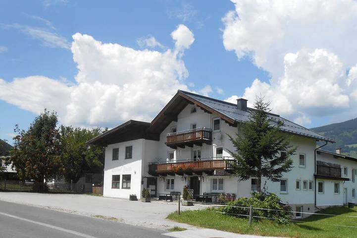 Ferienhaus für 26 Personen, mit Sauna und Balkon sowie Garten