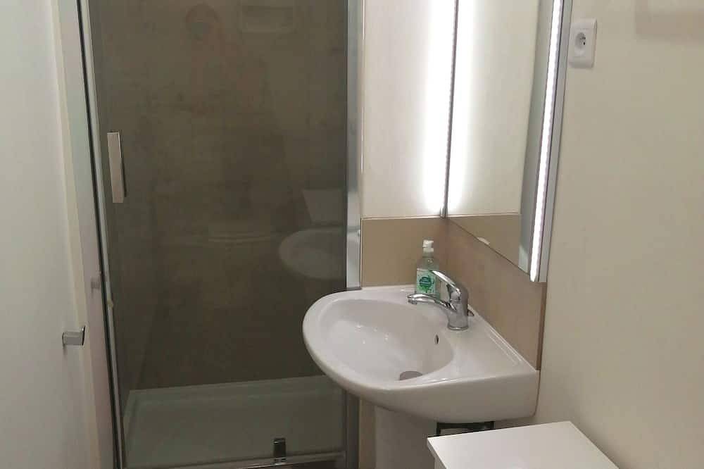 Ganze Wohnung, Sea view - T3 - 10 mn from station in Toulon, Toulon Region