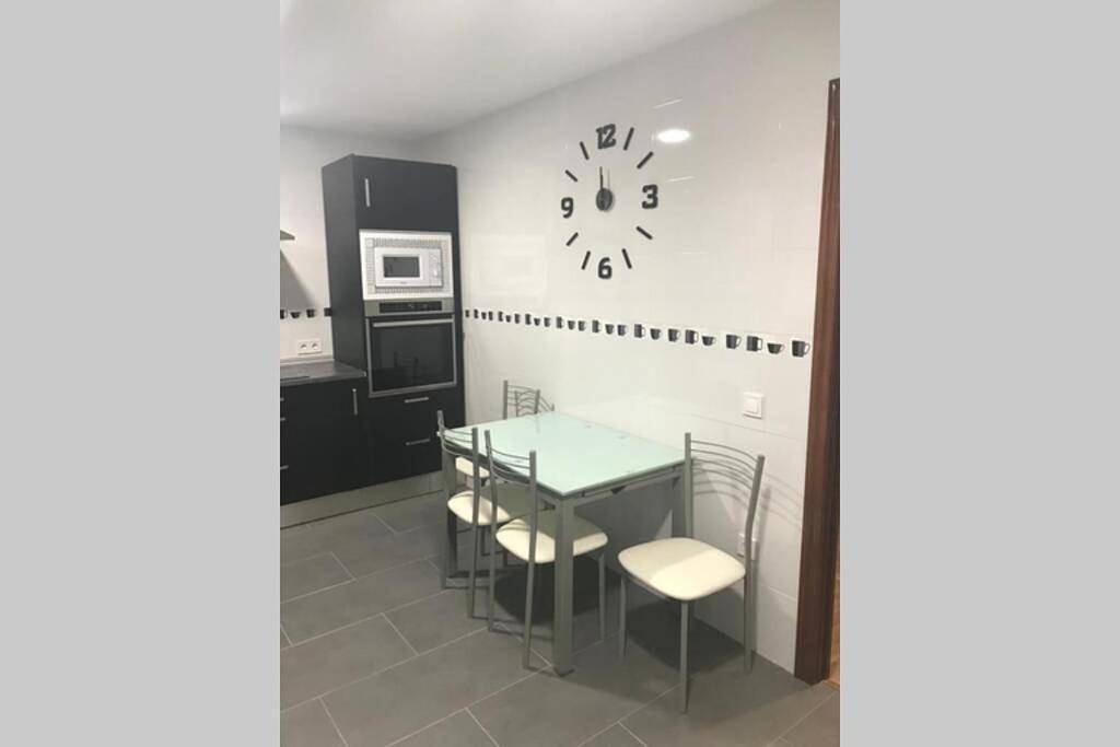 Apartamento entero, Three-Bedroom Apartment in Medina del Campo, Provincia de Valladolid