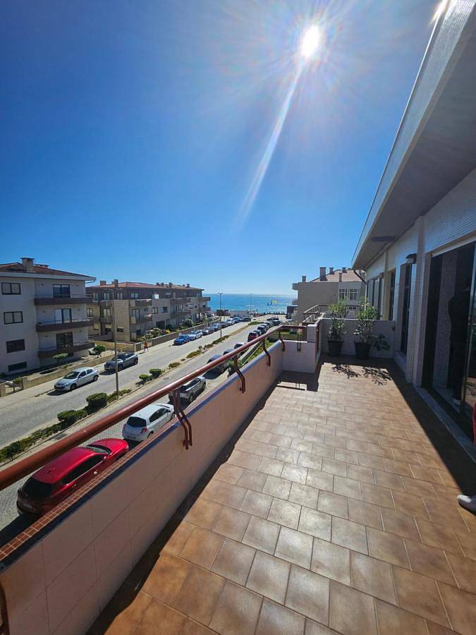 Gîte pour 7 personnes, avec terrasse et vue, animaux acceptés dans Árvore