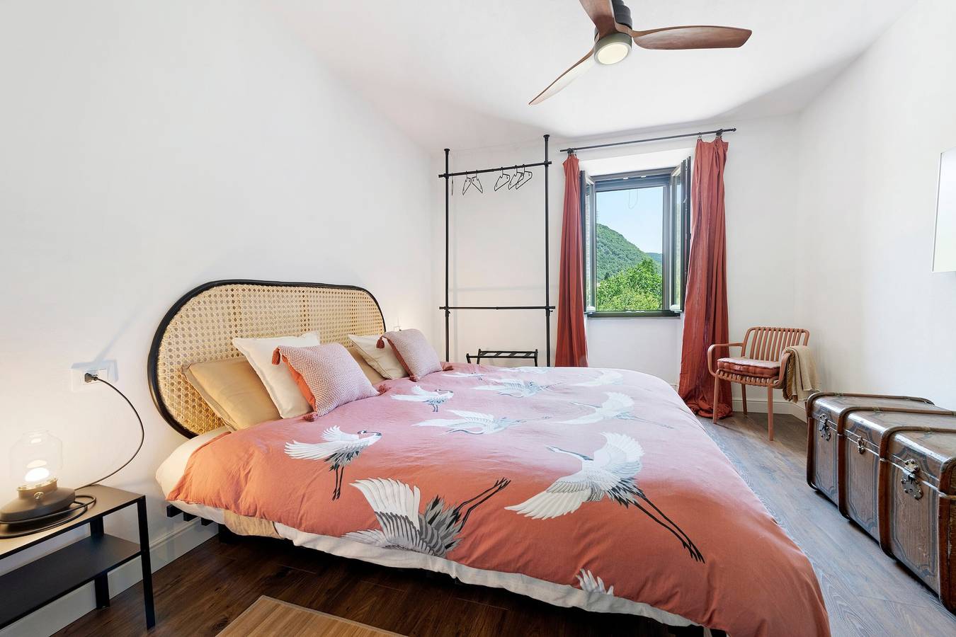 Entire apartment, Apartment 'Ca' Bo' with Mountain View and Wi-Fi in Roè Volciano, Garda Mountains