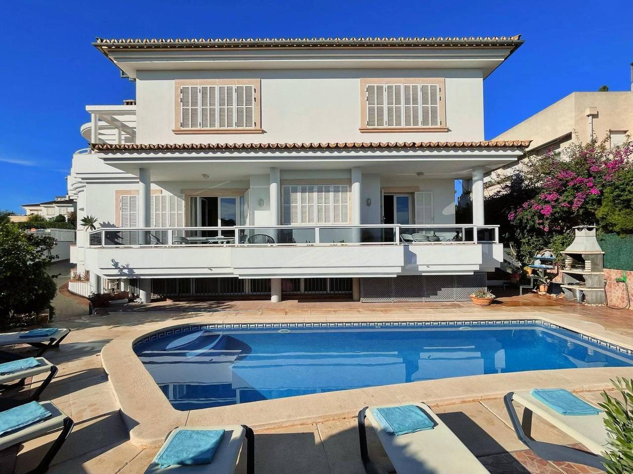 Villa 'Casa Filipinas' with Private Pool, Wi-Fi and Air Conditioning in Son Dureta, Palma
