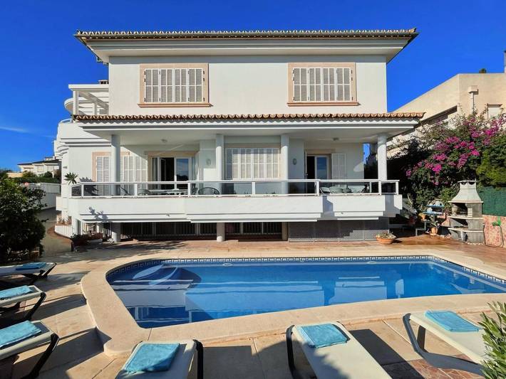 Ferienhaus für 10 Personen, mit Balkon und Garten in Palma