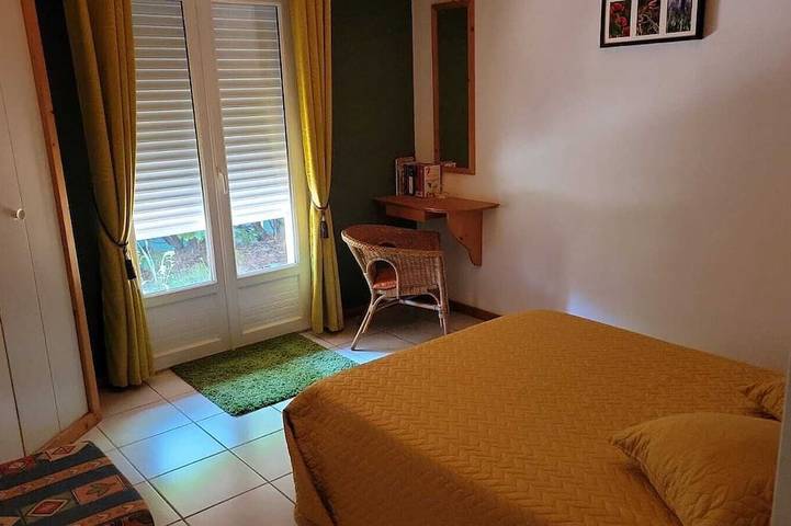 Location de vacances pour 6 personnes, avec terrasse à Les Salelles - 4