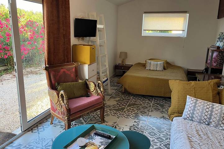 Location de vacances pour 2 personnes, avec jardin à Saint-Laurent-des-Arbres - 2