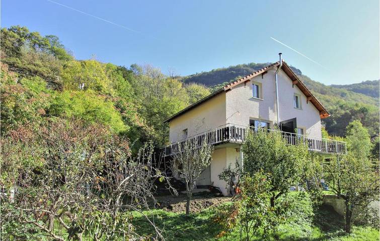 Location de vacances pour 6 personnes, avec Jardin à Séchilienne