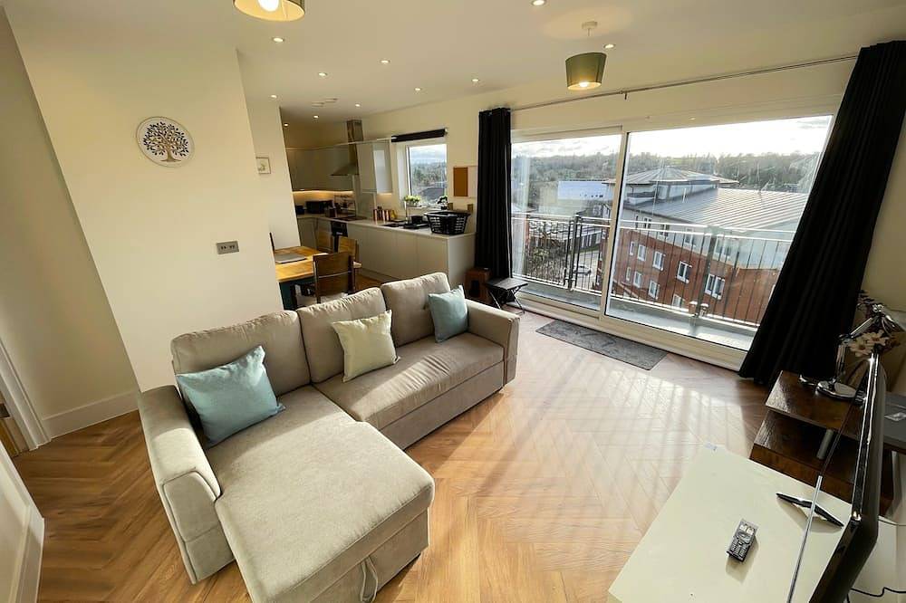 Appartement entier, 2bed in Rickmansworth, balcony views 5min to tube station free Wi-Fi & Parking in Hertfordshire
