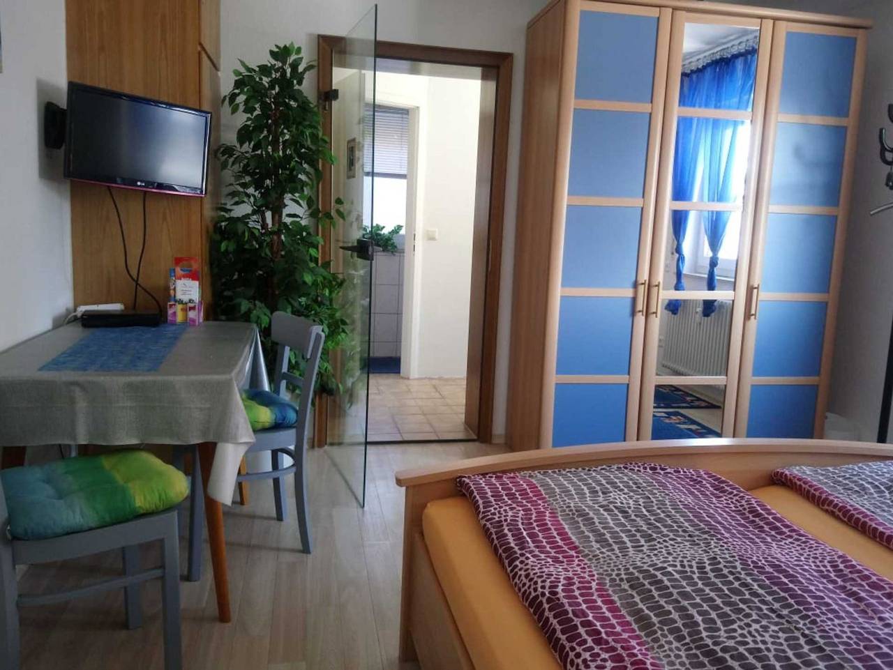 Ganze Ferienwohnung, Haus Bechinger - 1-Raum-Appartement Bechinger, Dusche/Wc, 24 qm, Eg in Markdorf, Bodenseekreis