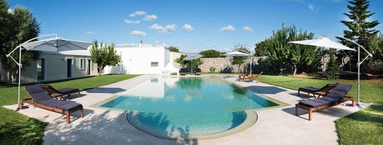Location de vacances pour 8 personnes, avec vue ainsi que jardin et piscine, adapté aux familles dans Ceglie Messapico