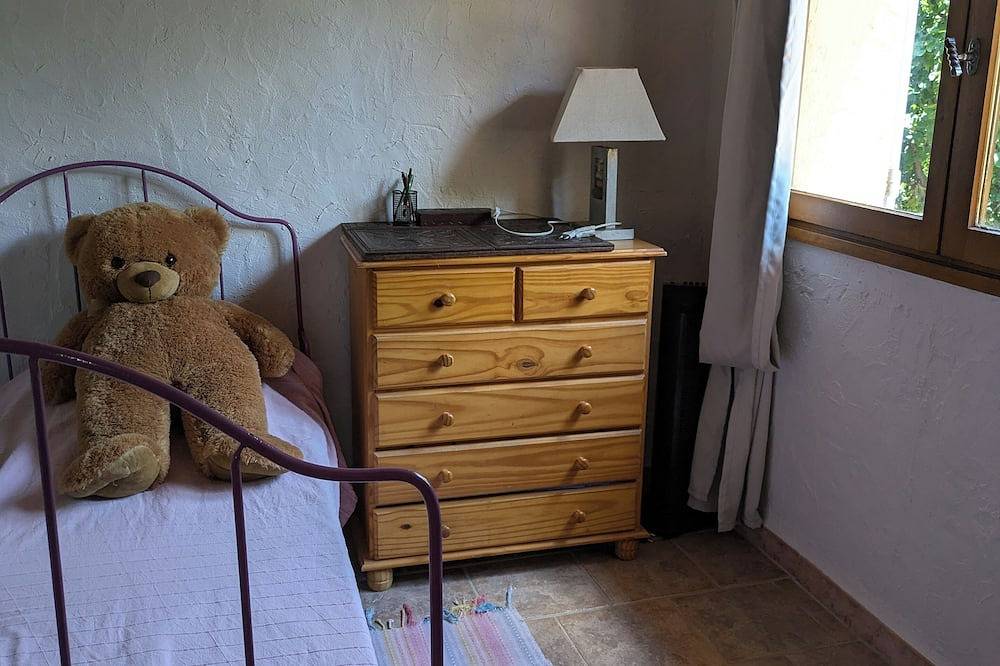 3 villas/piscine Idéal pour   familles ou Groupe  à correns 1village bio] in Correns, Région de Brignoles