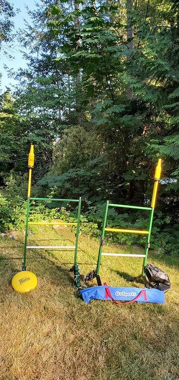 Family & dog friendly for 6 people - walking distance to 4 lakes! in Sunshine Coast Regional District