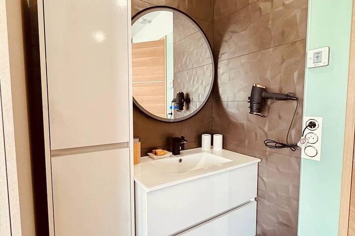 Gîte pour 2 personnes, avec sauna et balcon à Saint-Mitre-les-Remparts - 3