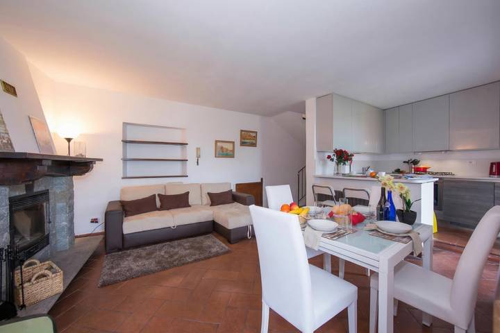 Ferienhaus für 7 Personen, mit Terrasse und Seeblick in Comune di San Siro - 2